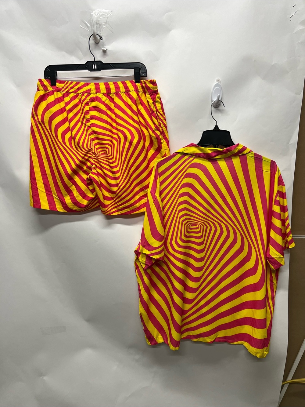 Boohoo Man Swirl Boxy Shirt & Swim Shorts XL - Picture 2 of 7
